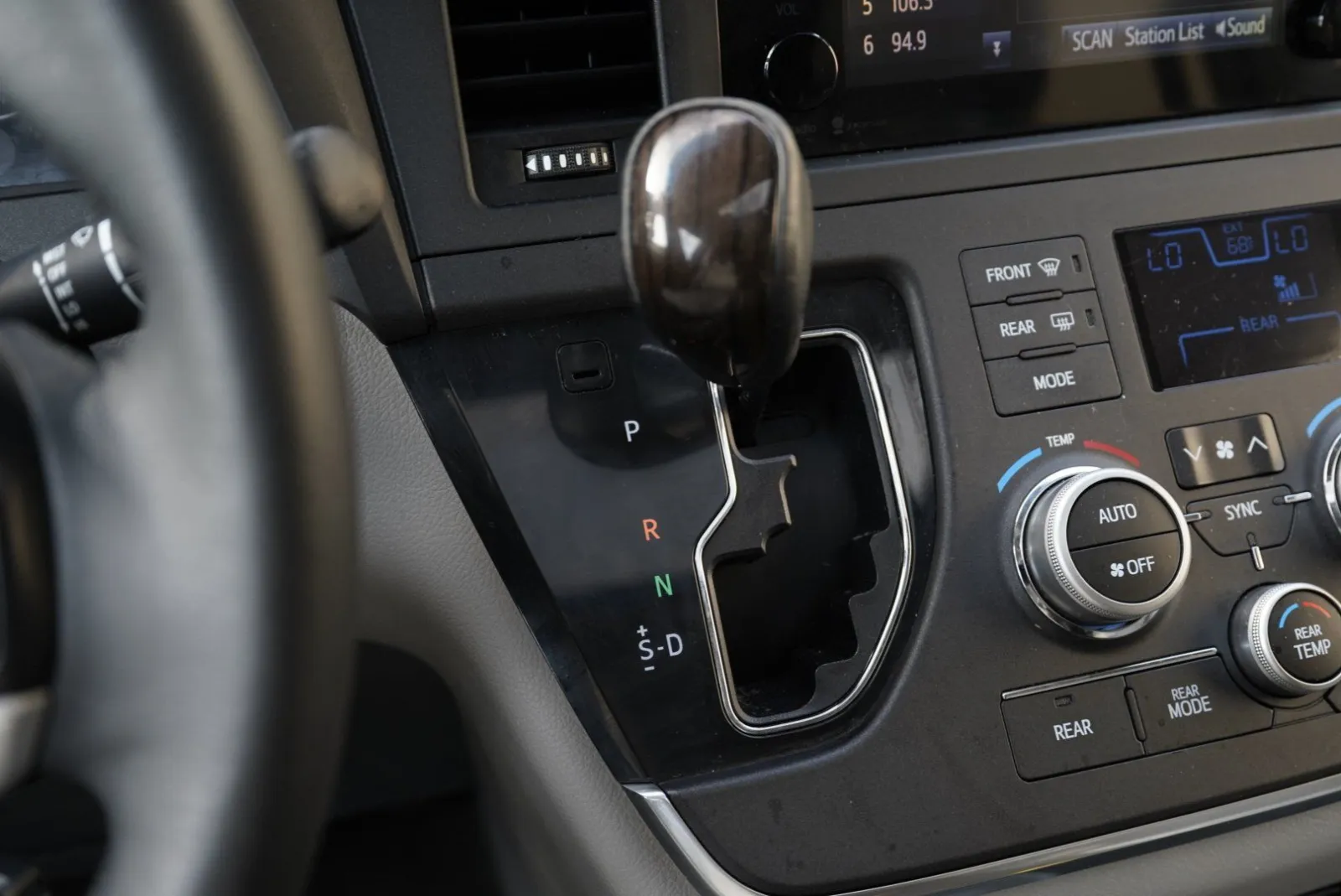 Toyota Sienna photo 45