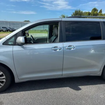 More photos of 2015 Toyota Sienna XLE 8 Passenger at 101 Motors, NJ