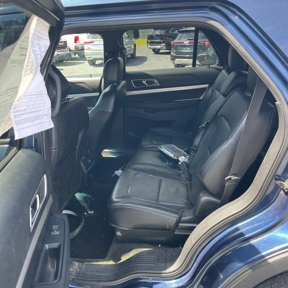 Ford Explorer photo 24