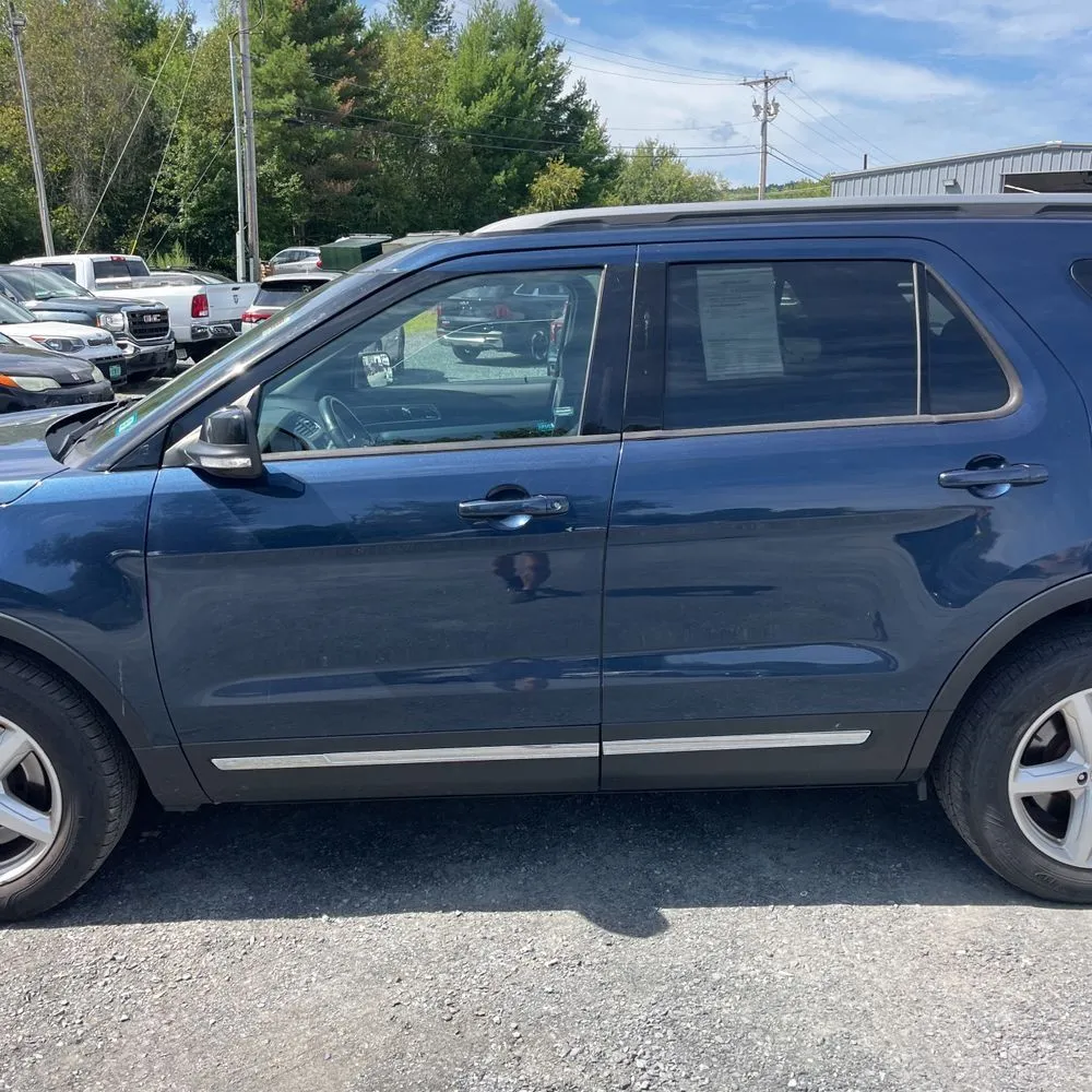 Ford Explorer photo 4