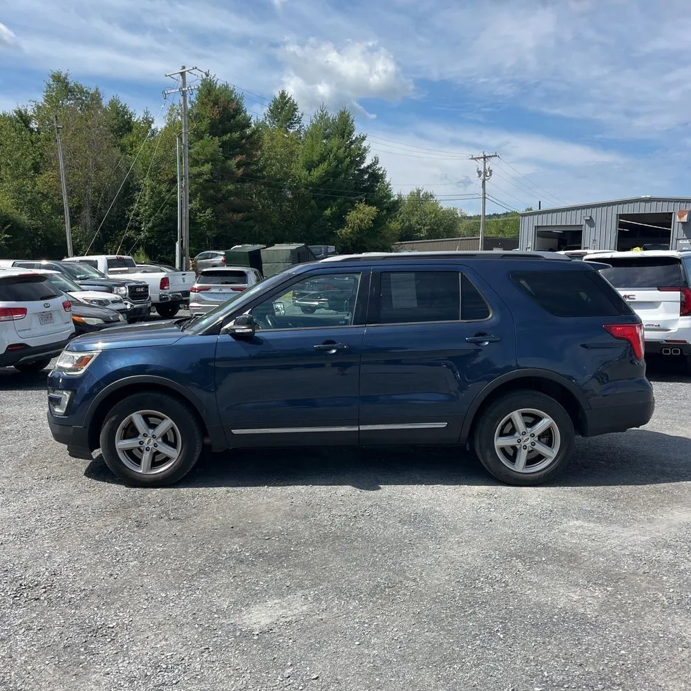 Ford Explorer photo 3