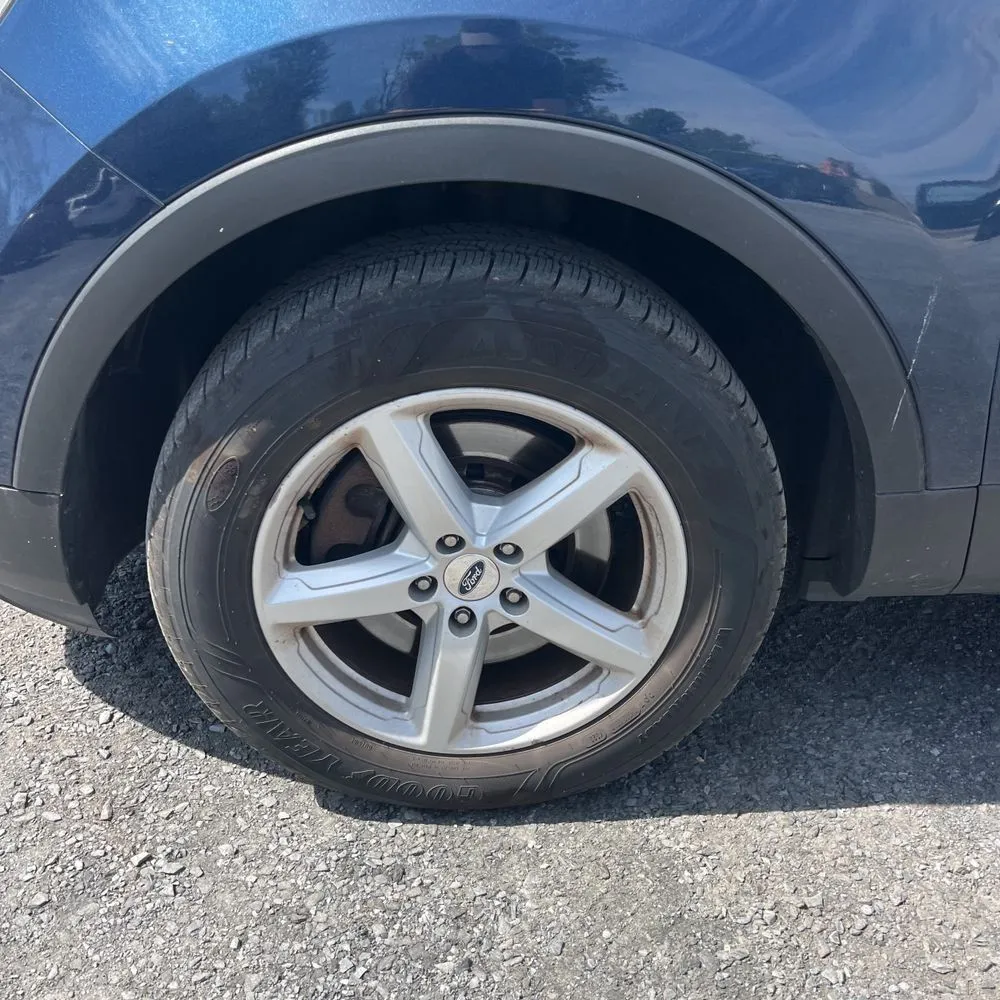Ford Explorer photo 17