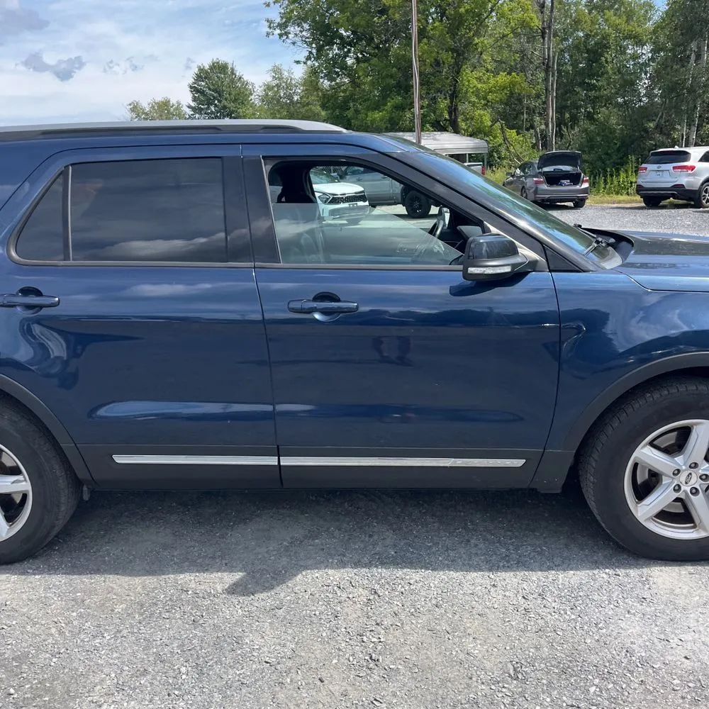 Ford Explorer photo 11