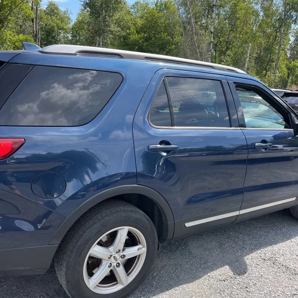 Ford Explorer photo 9