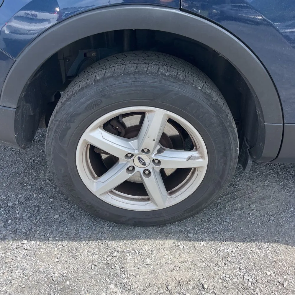 Ford Explorer photo 19