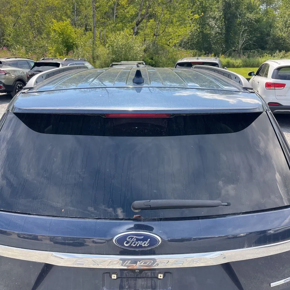 Ford Explorer photo 16