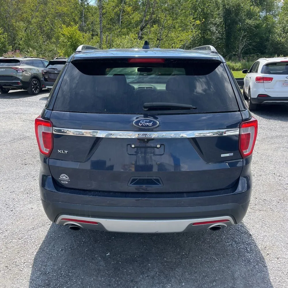 Ford Explorer photo 7
