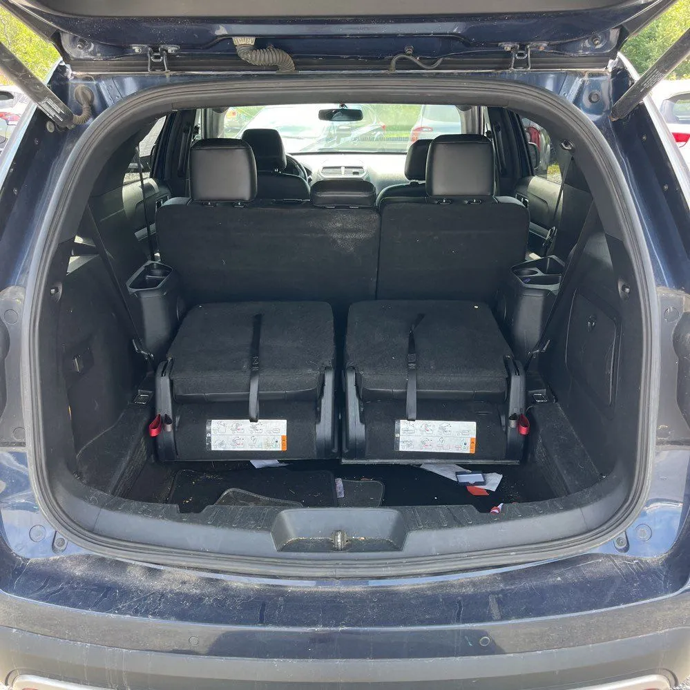 Ford Explorer photo 28