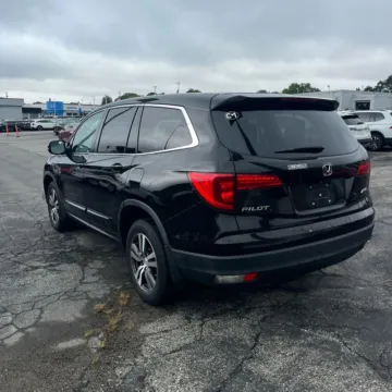 More photos of 2017 Honda Pilot EX-L at 101 Motors, NJ