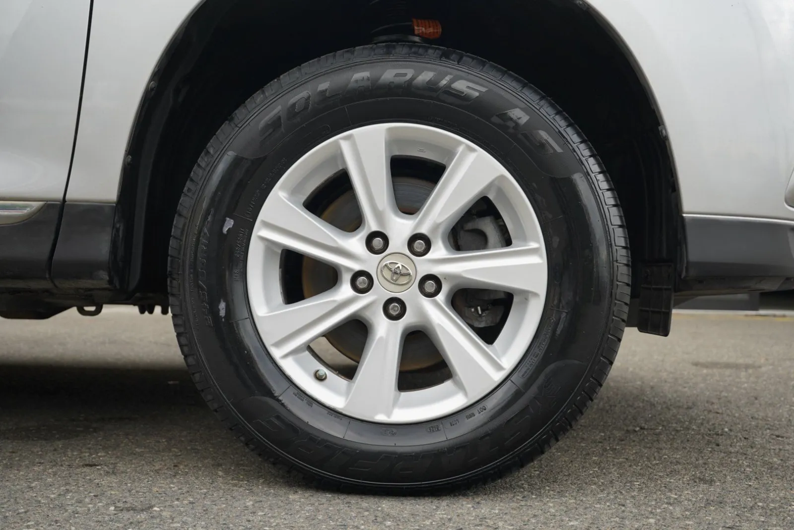 2011 Toyota Highlander SE - Photo 12