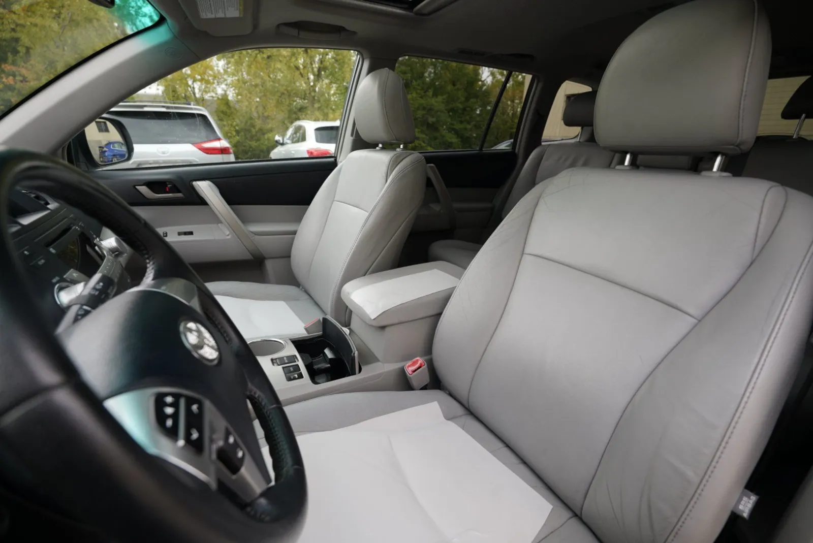 2011 Toyota Highlander SE - Photo 17