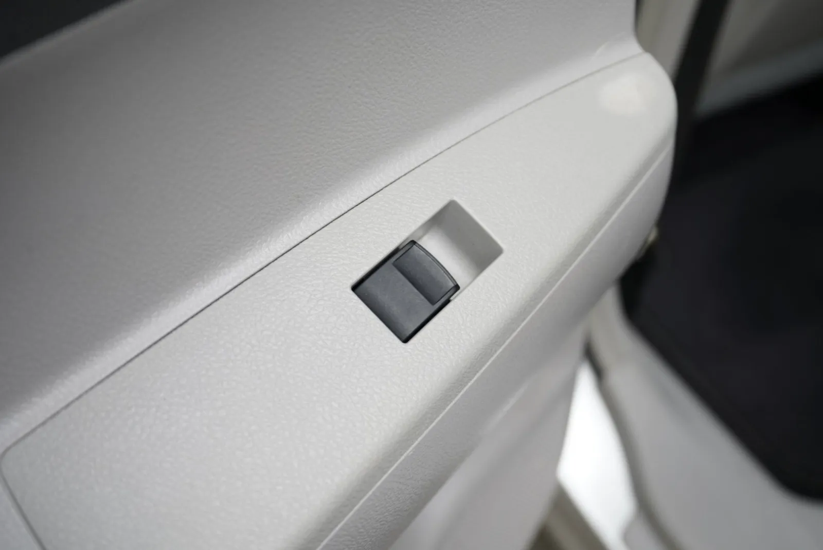 2011 Toyota Highlander SE - Photo 24
