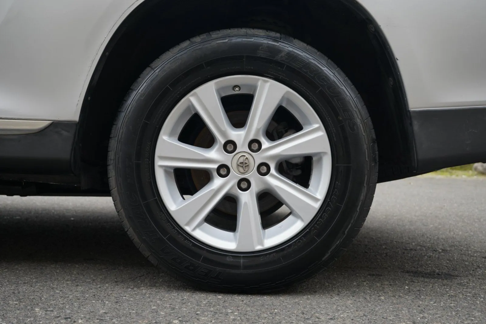 2011 Toyota Highlander SE - Photo 10