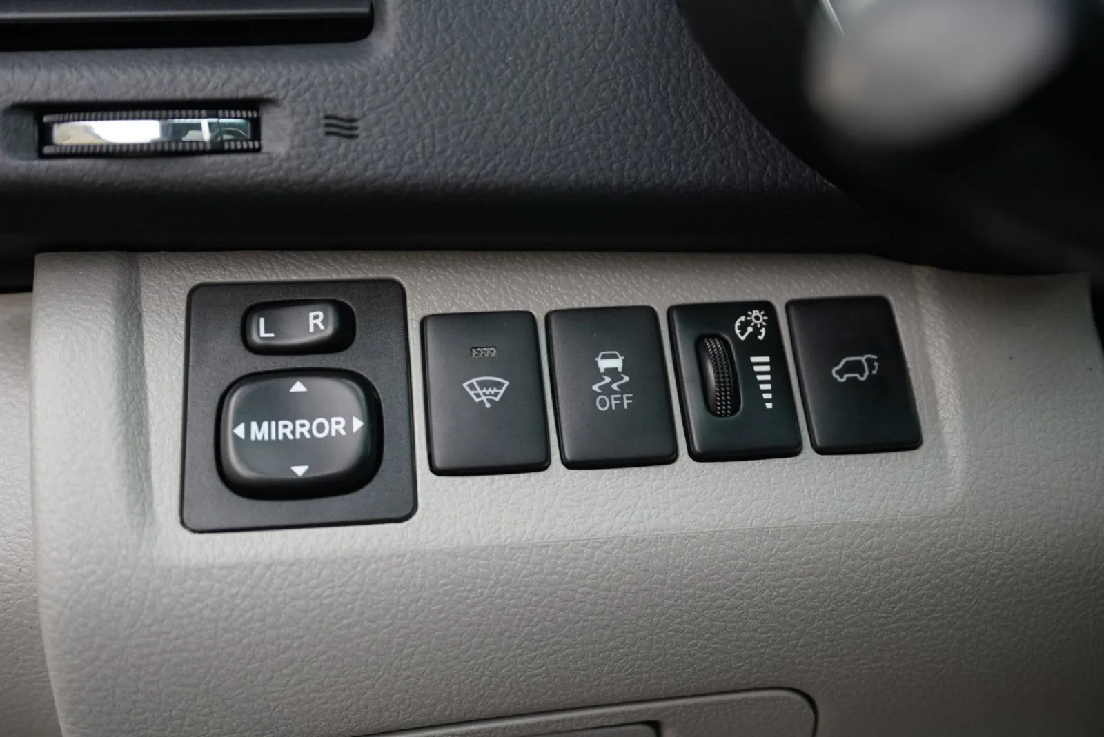 2011 Toyota Highlander SE - Photo 21
