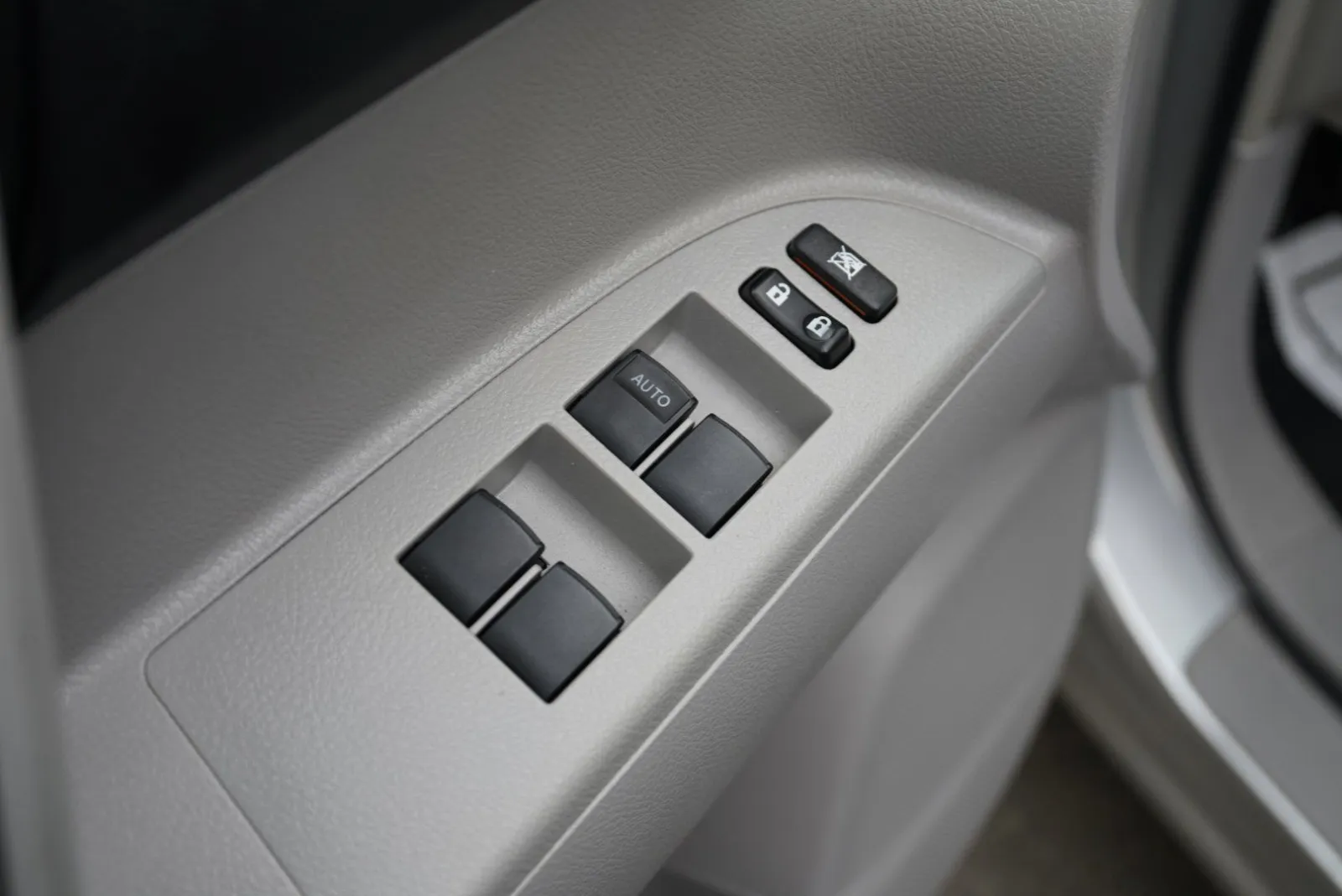 2011 Toyota Highlander SE - Photo 15