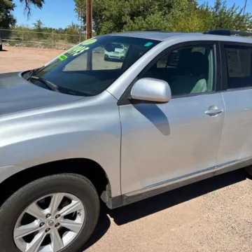 Photos of 2011 Toyota Highlander SE V6 for sale in Carlstadt, NJ at 101 Motors
