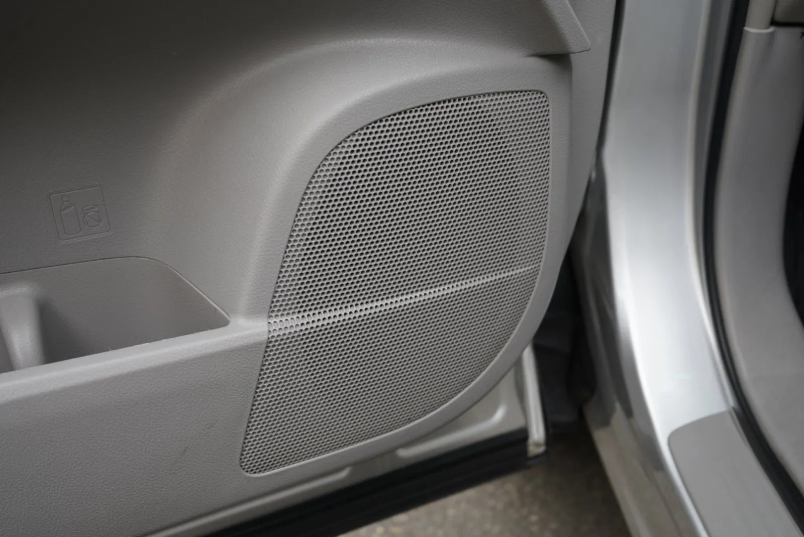 2011 Toyota Highlander SE - Photo 16