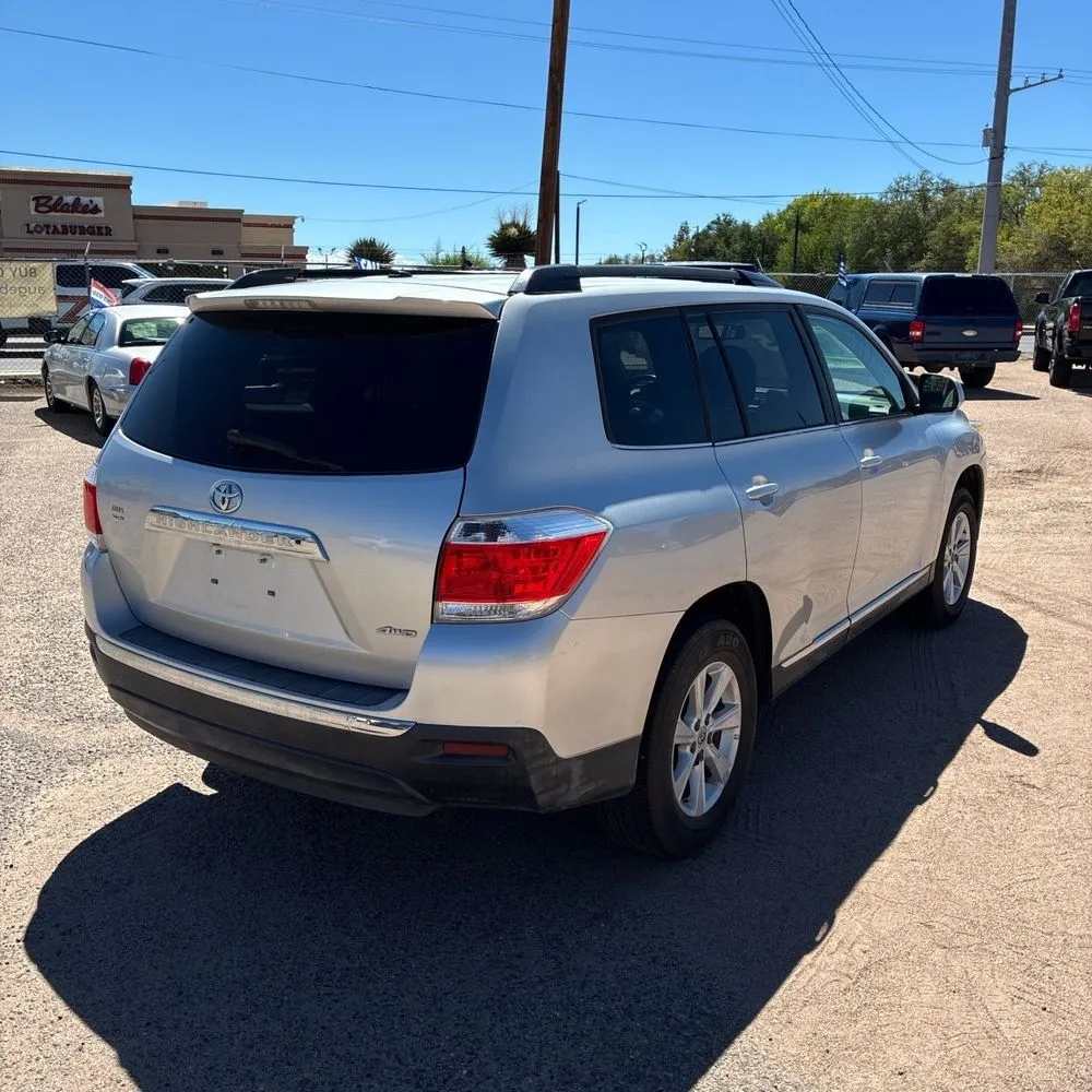 Toyota Highlander photo 8