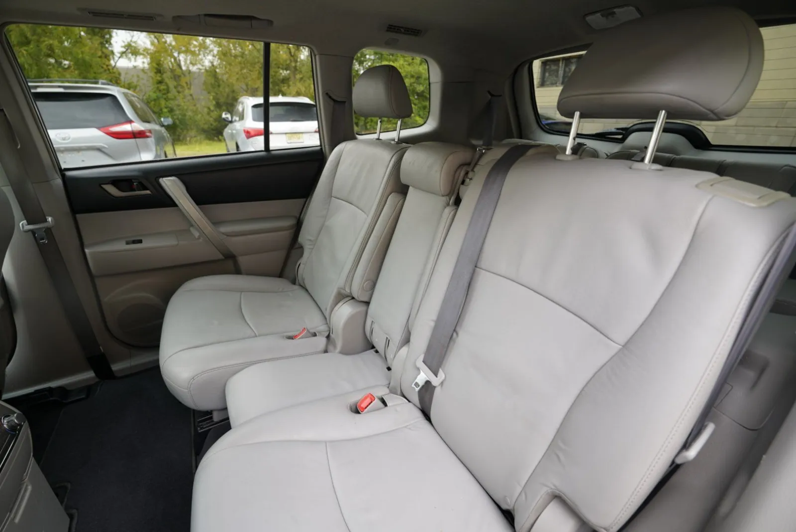2011 Toyota Highlander SE - Photo 25