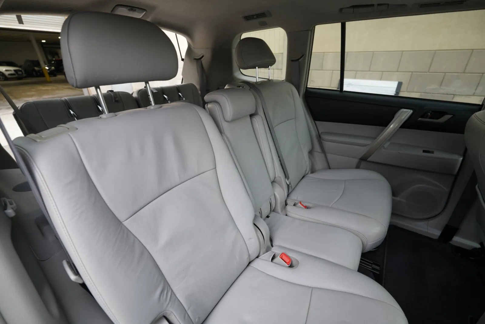 2011 Toyota Highlander SE - Photo 34