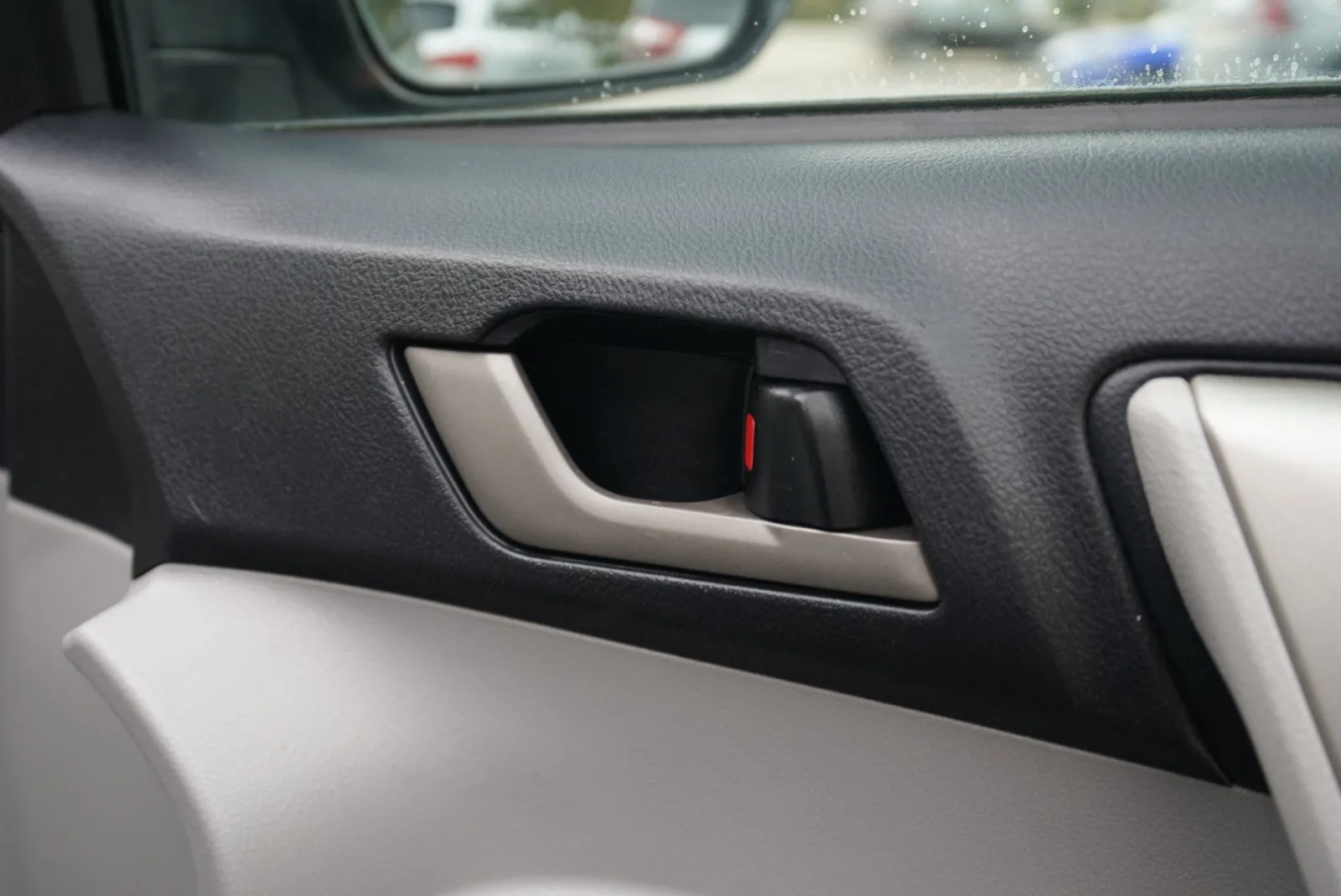 2011 Toyota Highlander SE - Photo 38