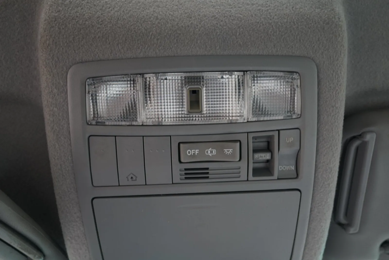 2011 Toyota Highlander SE - Photo 20