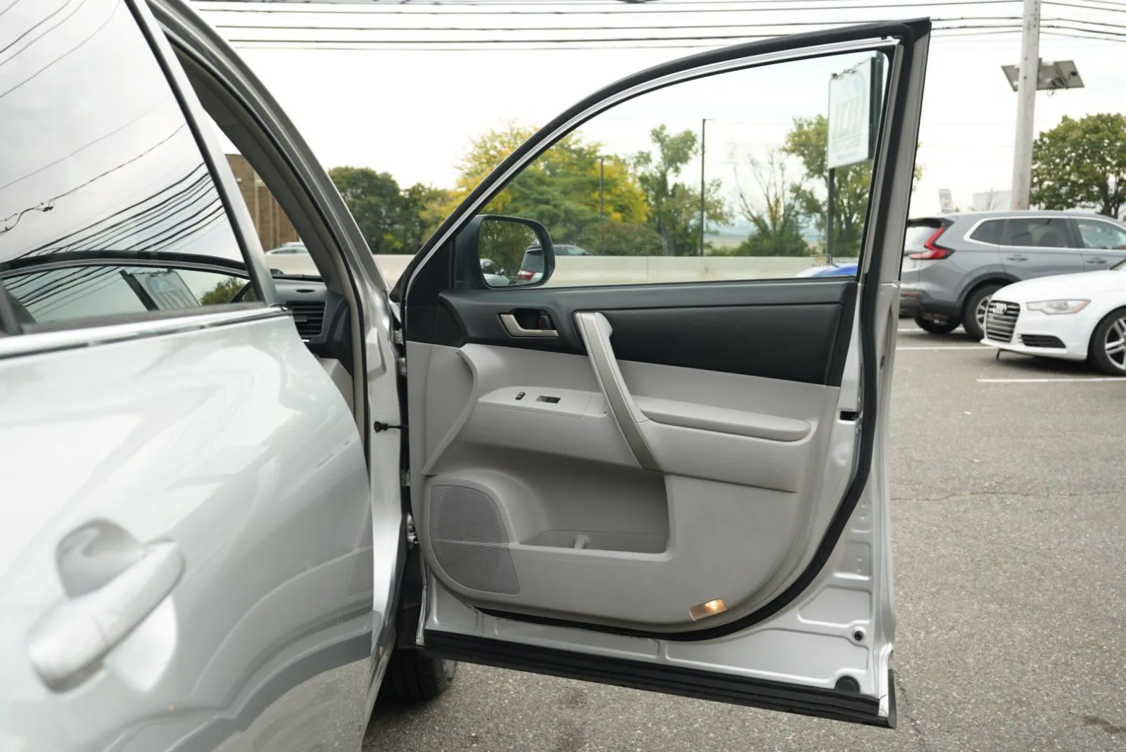 2011 Toyota Highlander SE - Photo 37