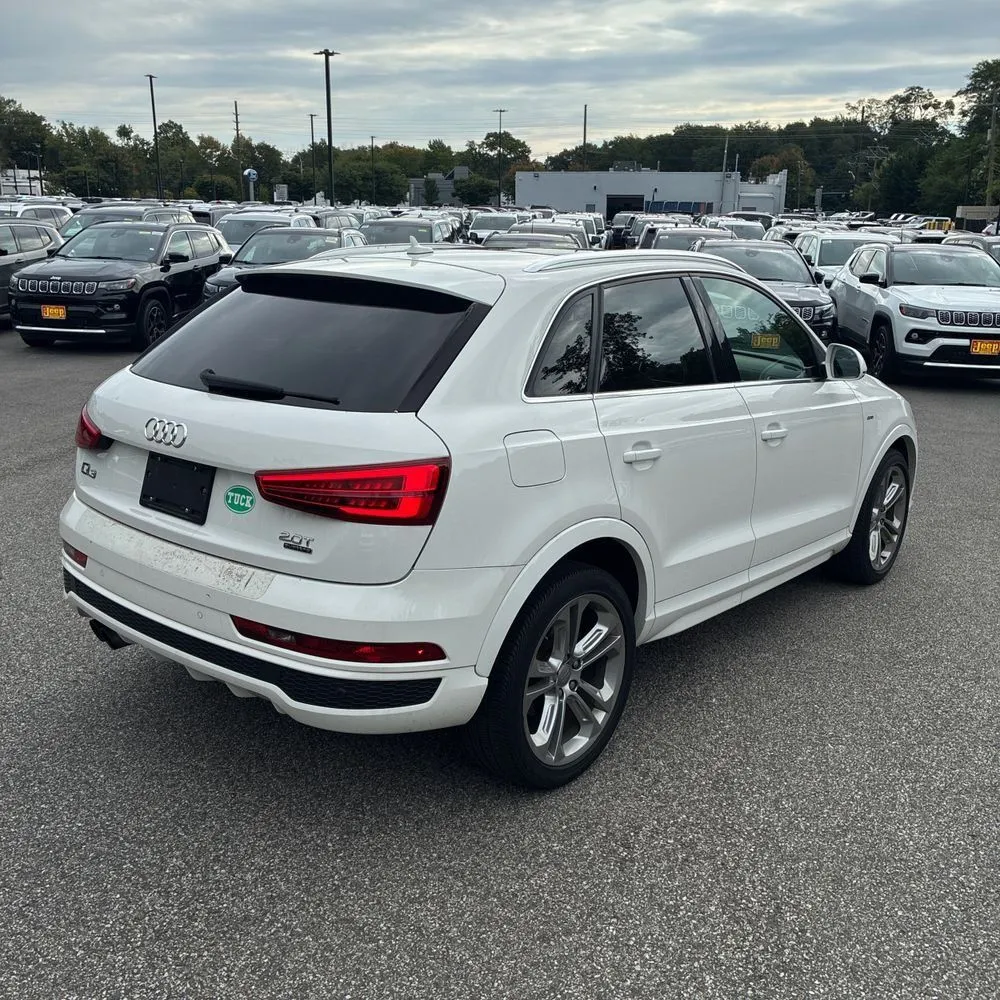 Audi Q3 photo 8