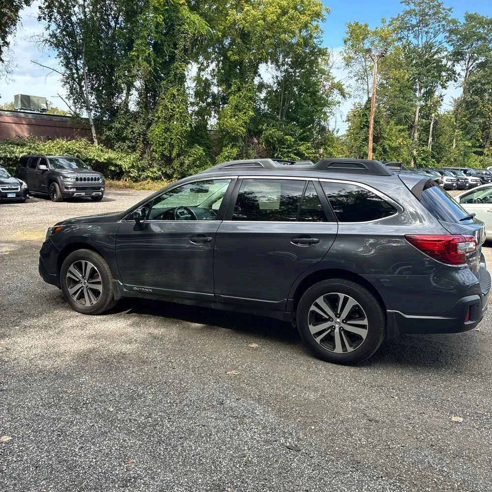Subaru Outback photo 3