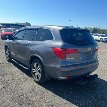 More photos of 2016 Honda Pilot EX-L at 101 Motors, NJ