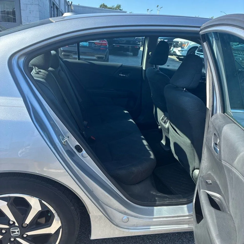 Honda Accord photo 25