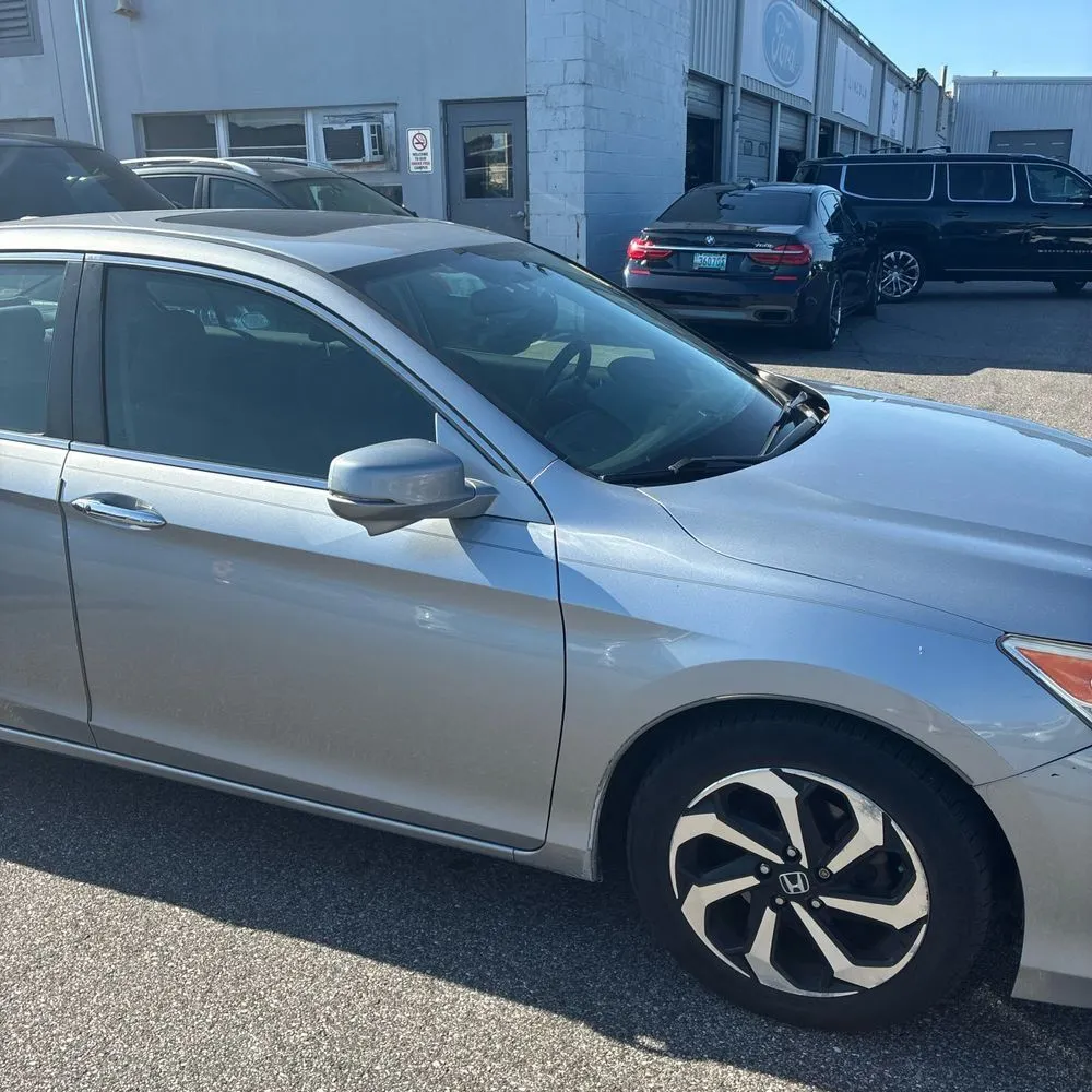 Honda Accord photo 13