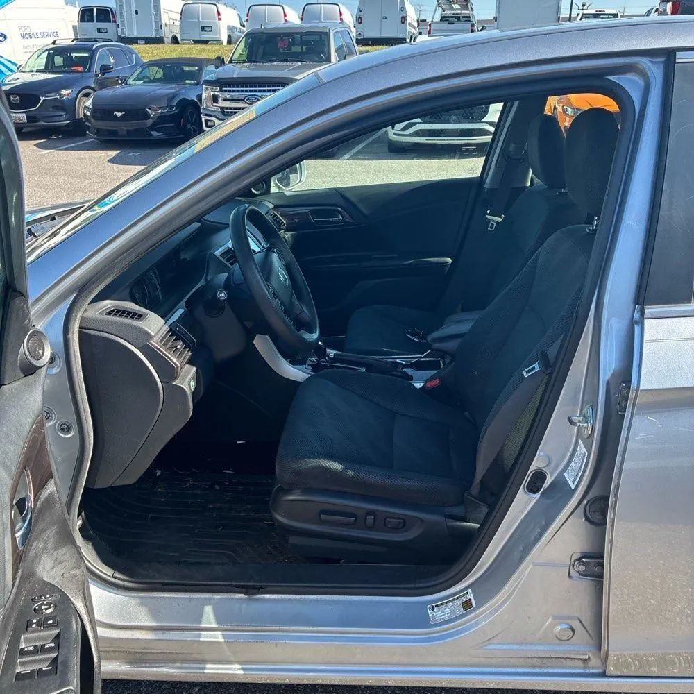Honda Accord photo 22