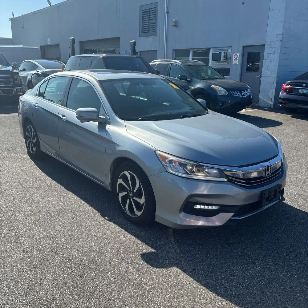 Honda Accord photo 12