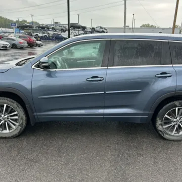 More photos of 2018 Toyota Highlander XLE at 101 Motors, NJ