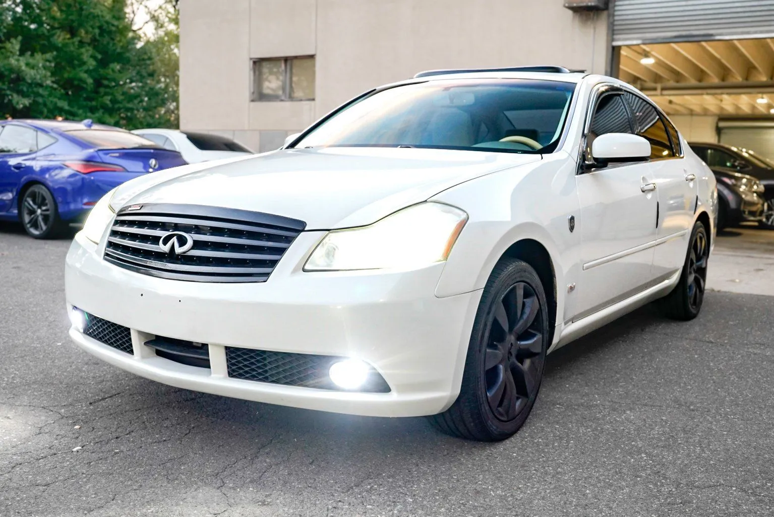 Infiniti M35x photo 9