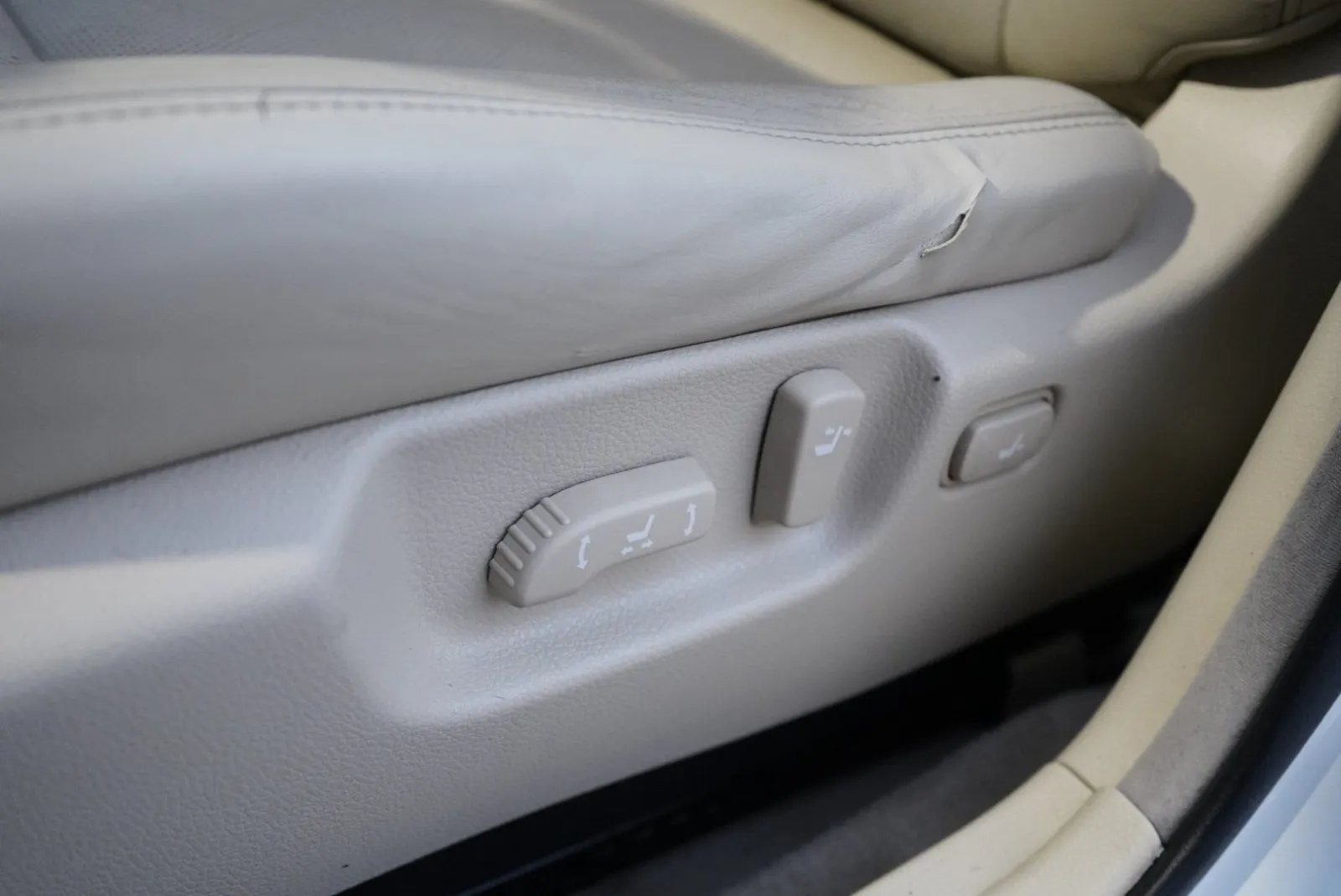 Infiniti M35x photo 19