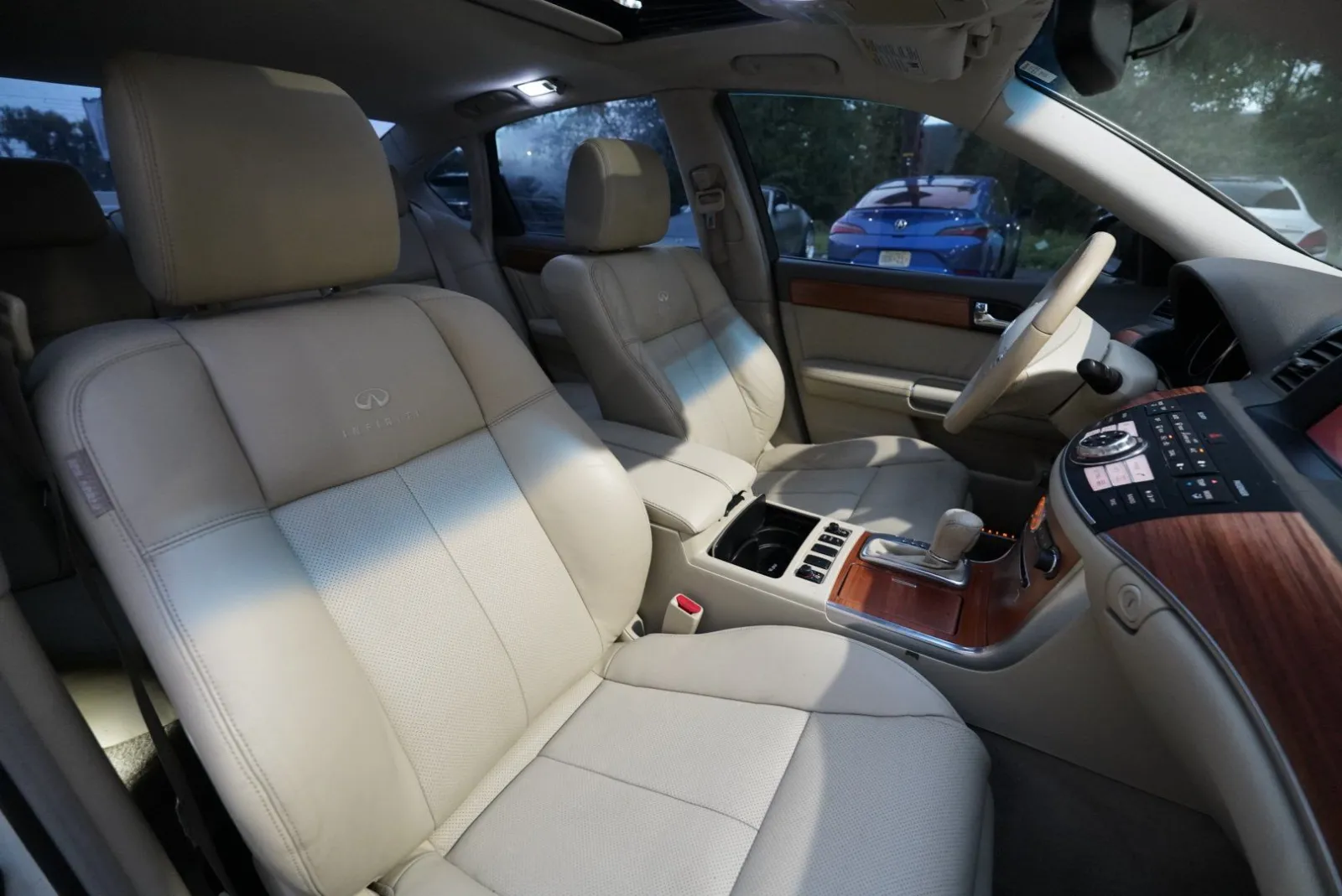 Infiniti M35x photo 36