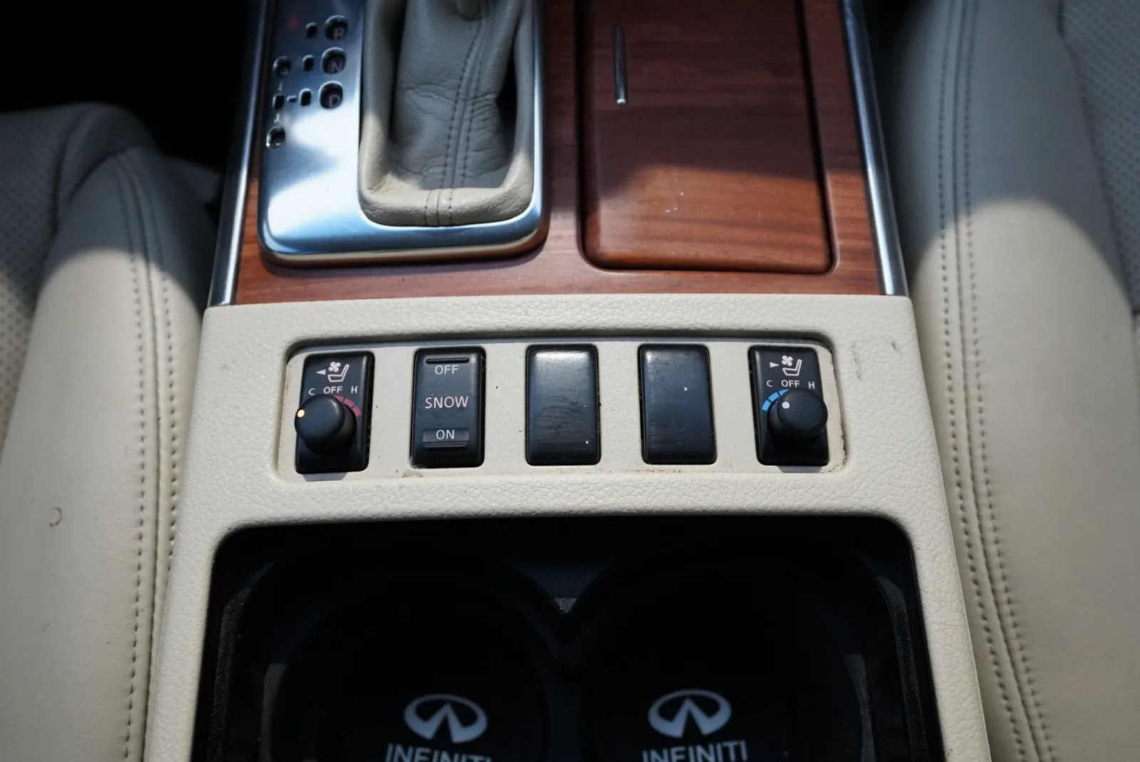 Infiniti M35x photo 42