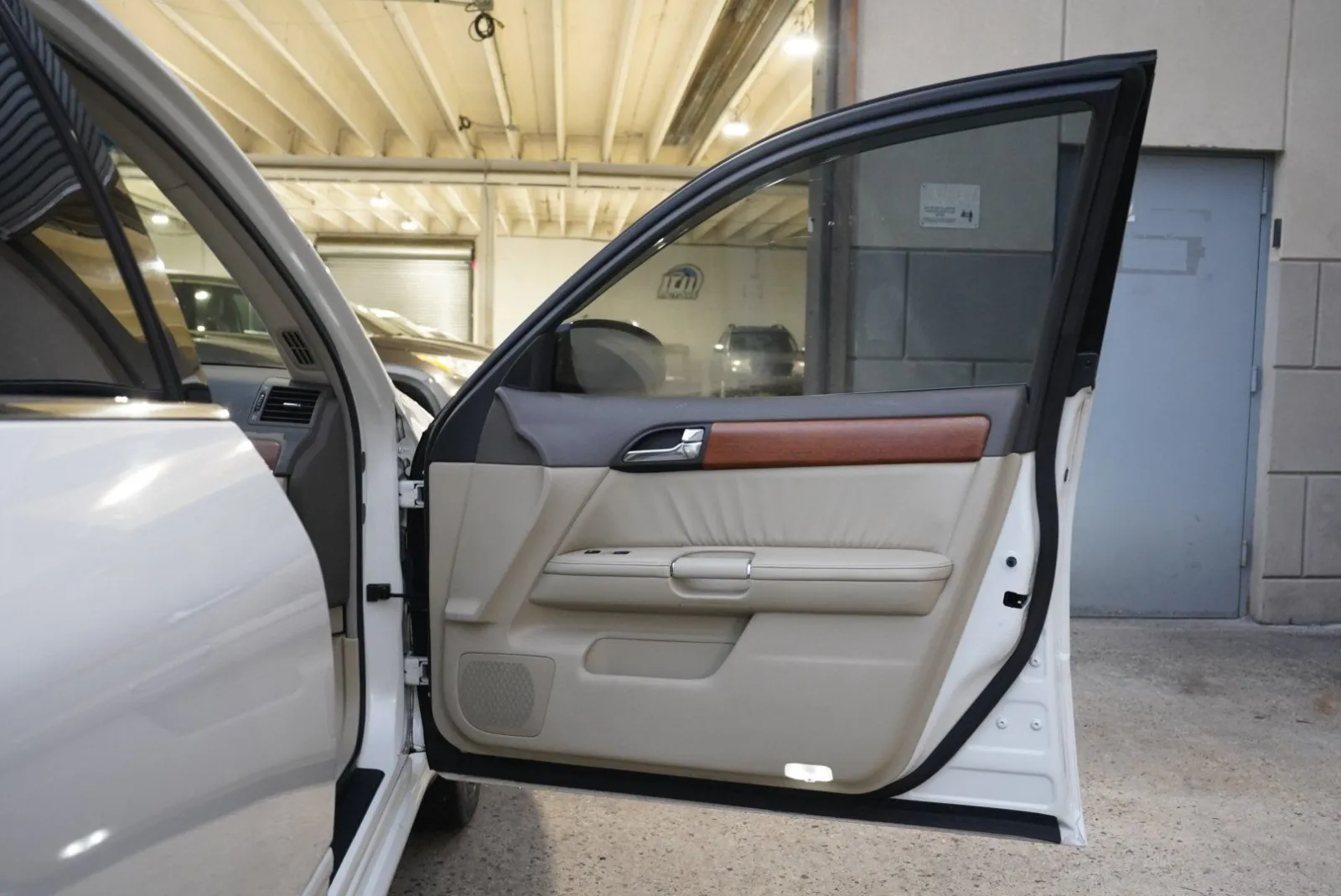 Infiniti M35x photo 32