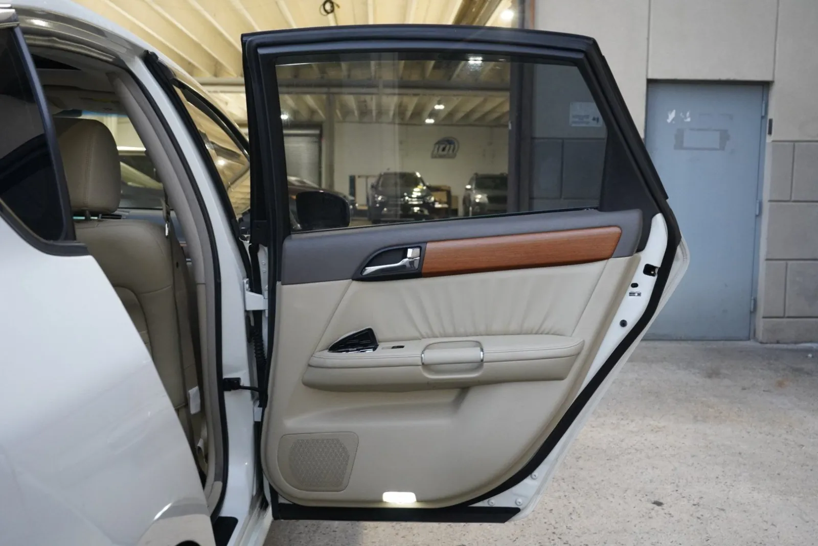 Infiniti M35x photo 26
