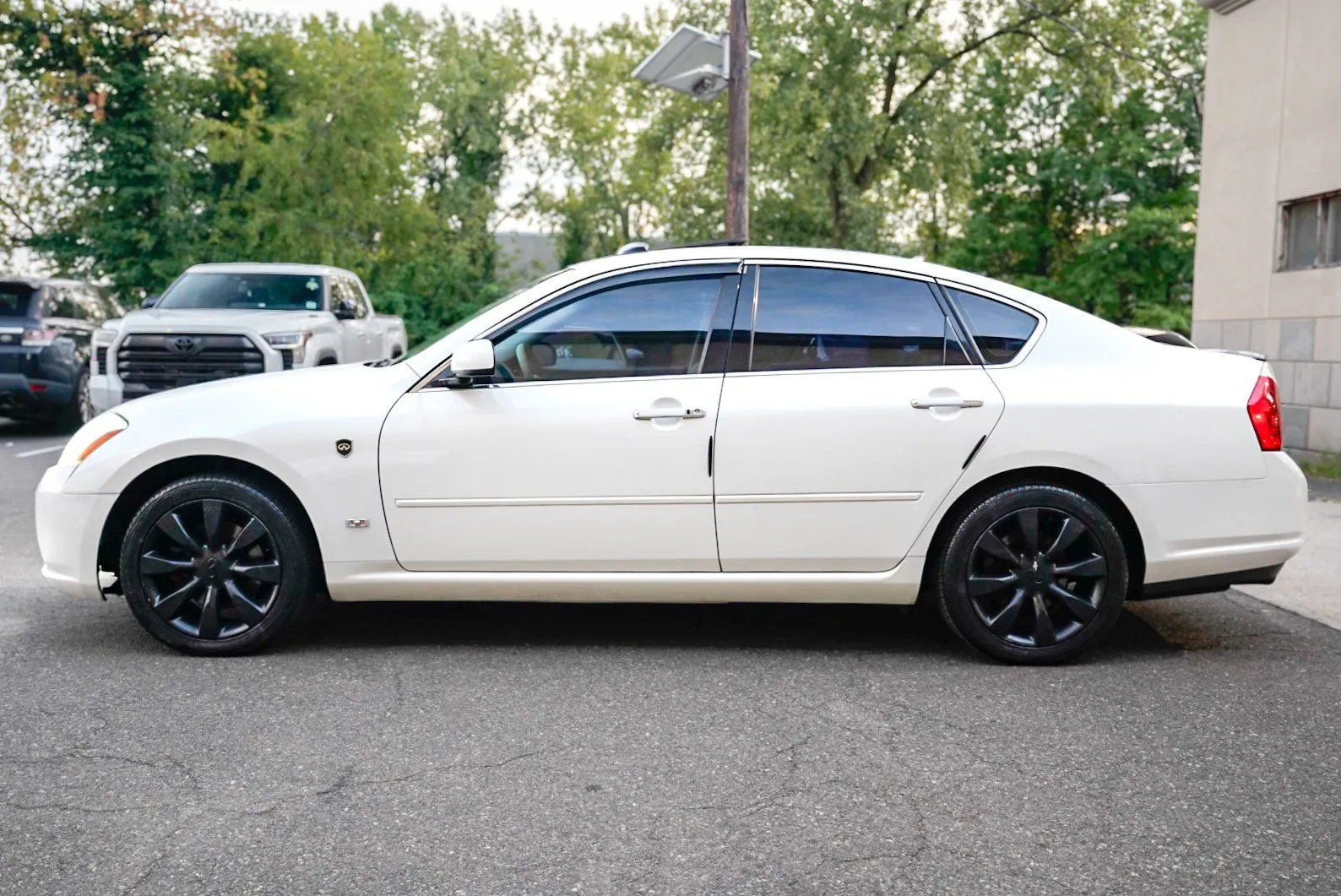 Infiniti M35x photo 8