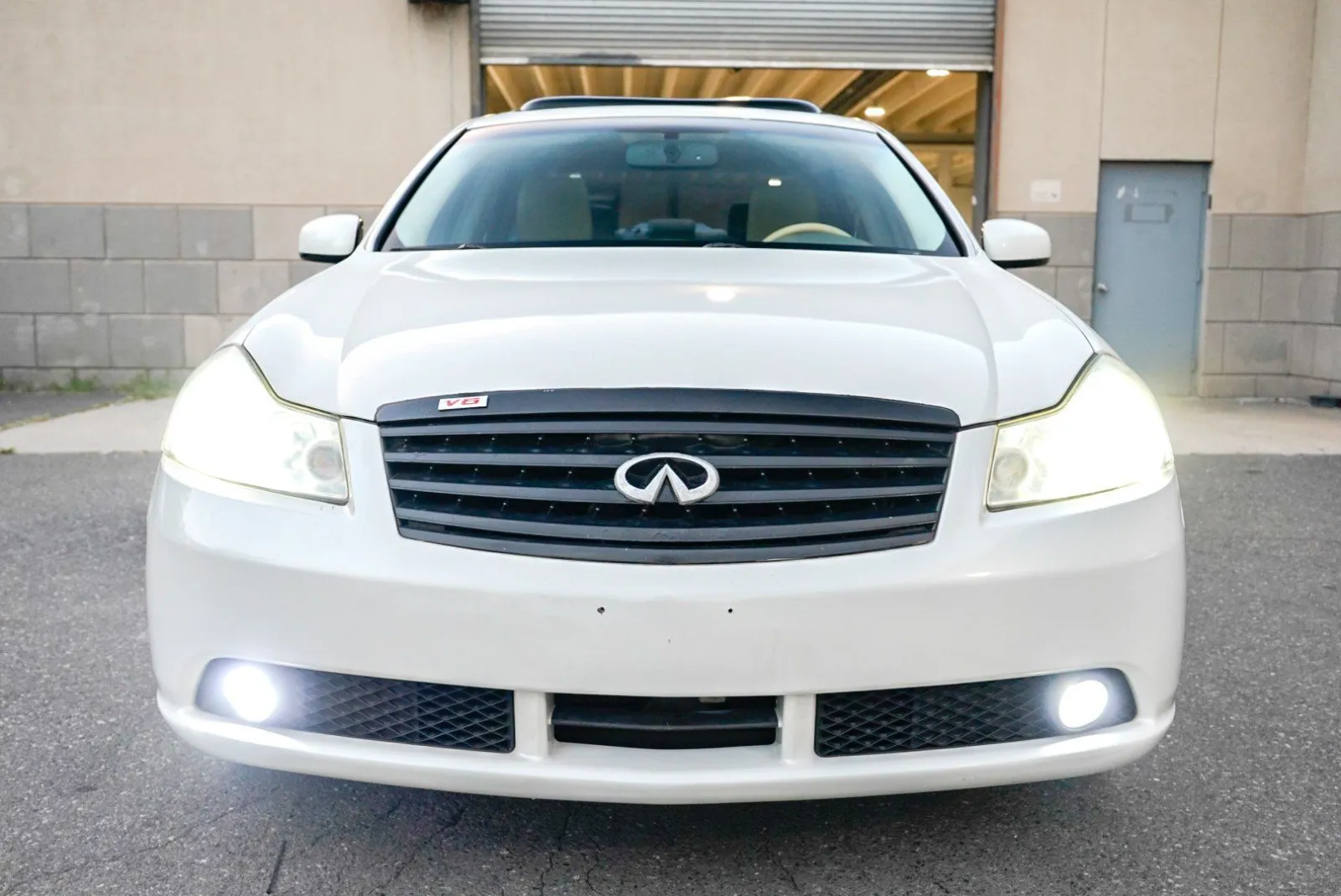 Infiniti M35x photo 2