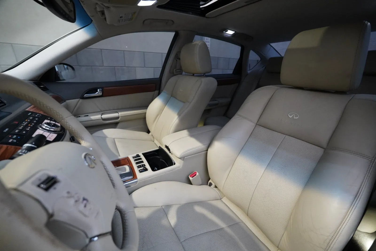 Infiniti M35x photo 18