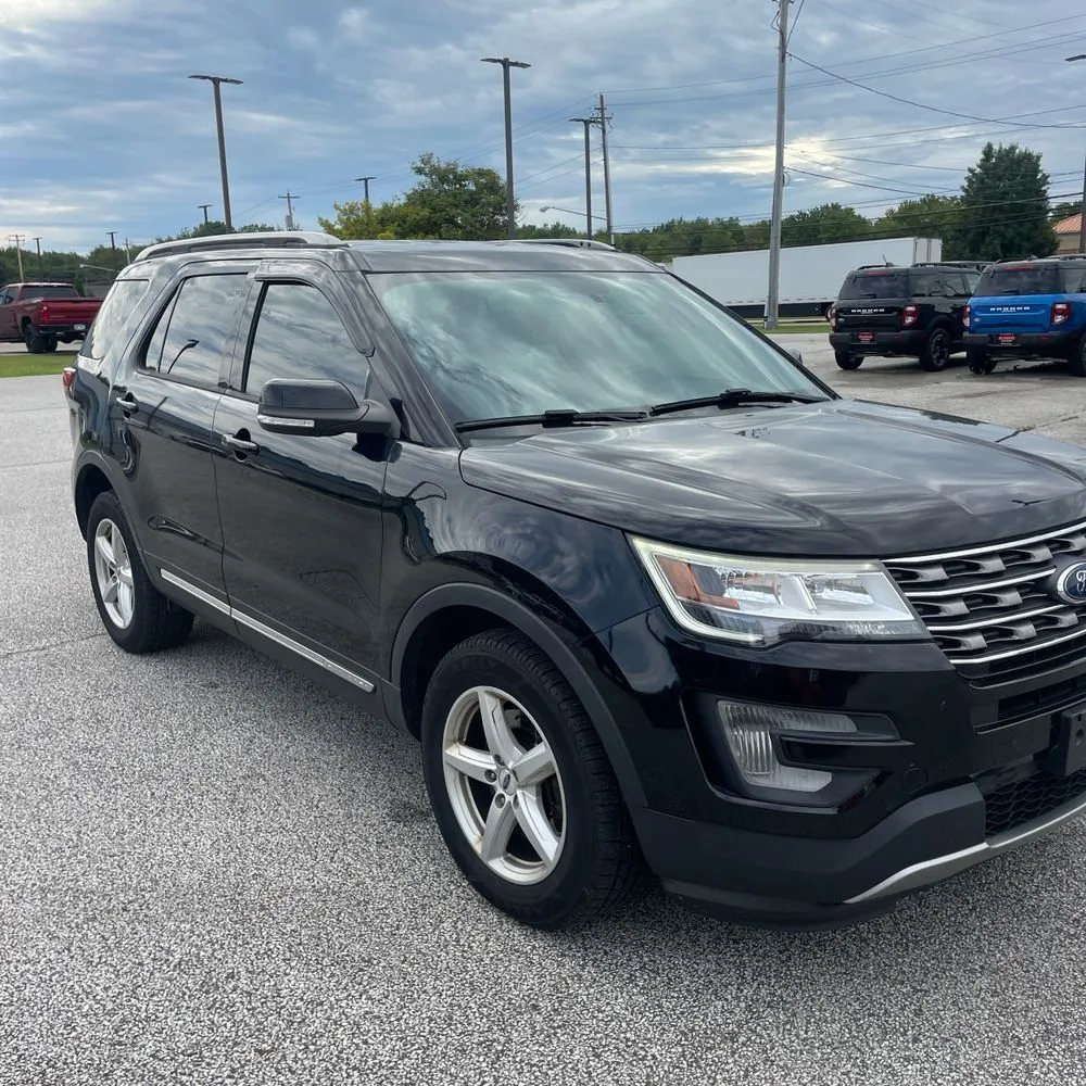 Ford Explorer photo 12