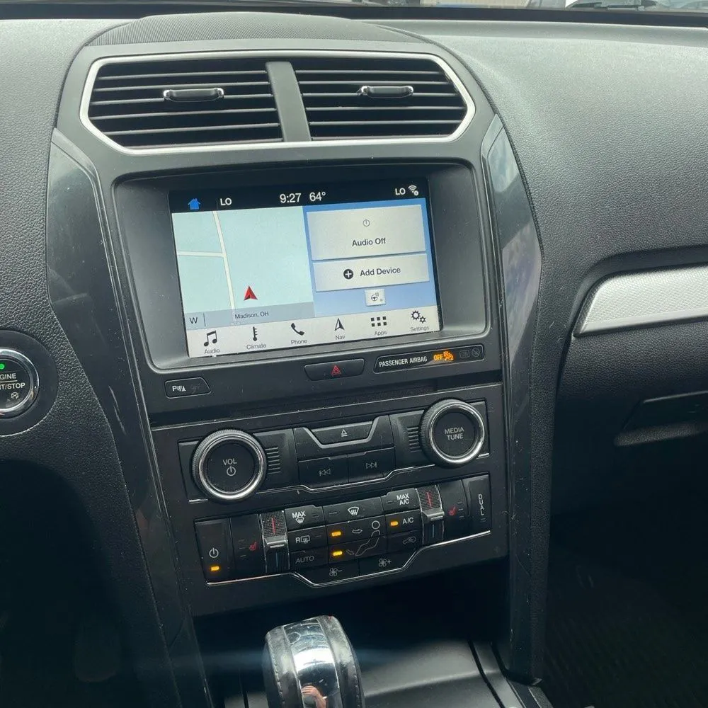 Ford Explorer photo 27