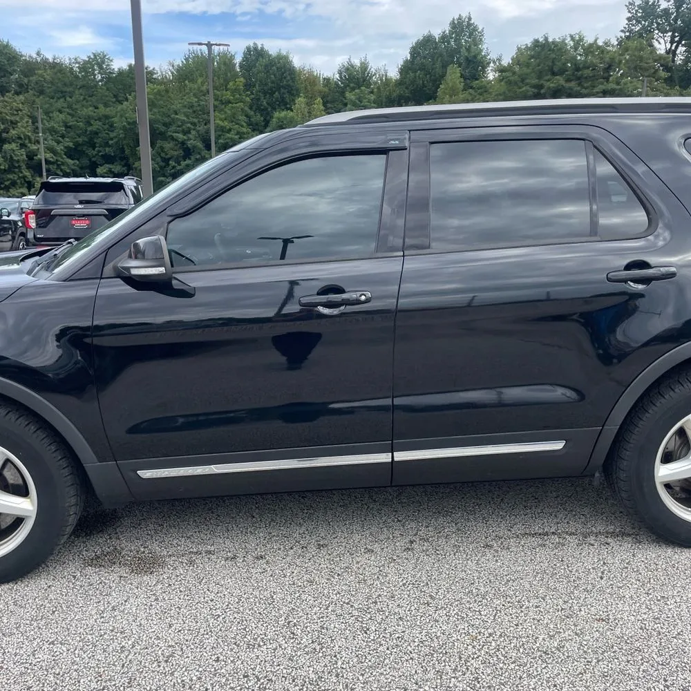 Ford Explorer photo 4