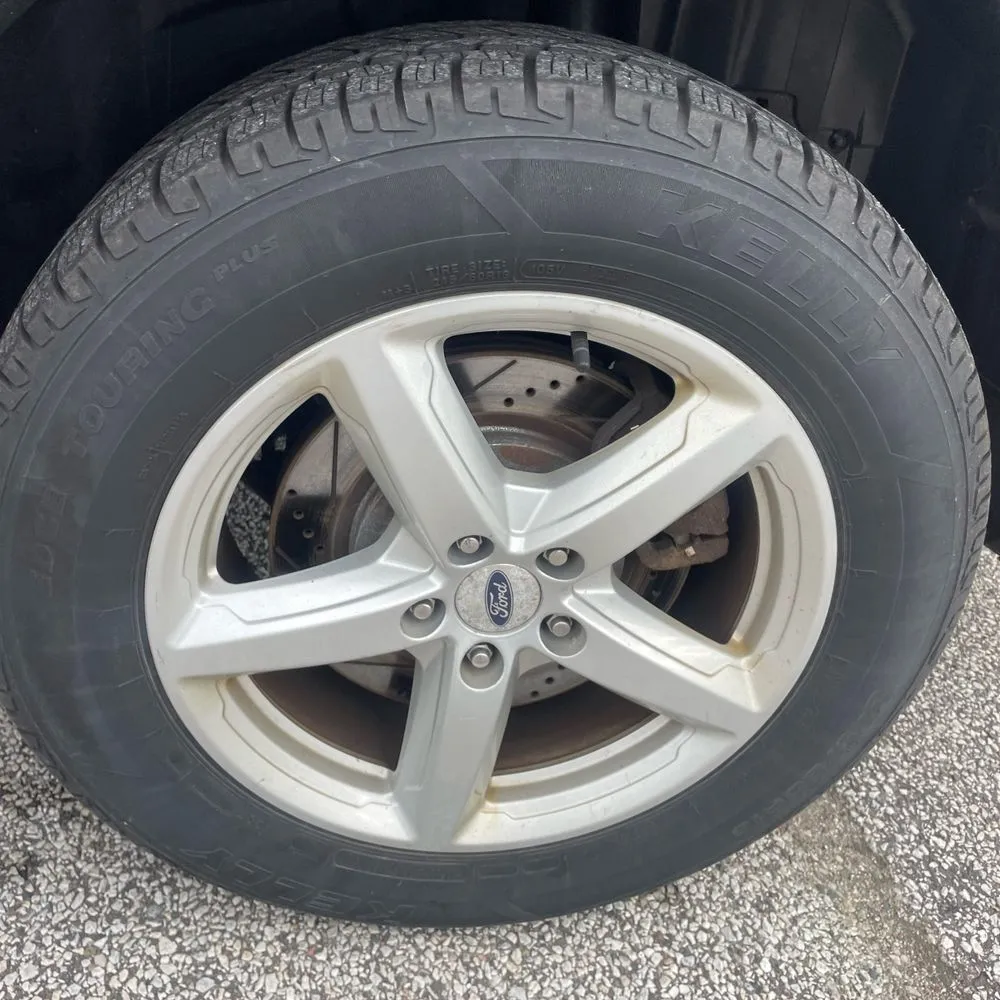 Ford Explorer photo 18