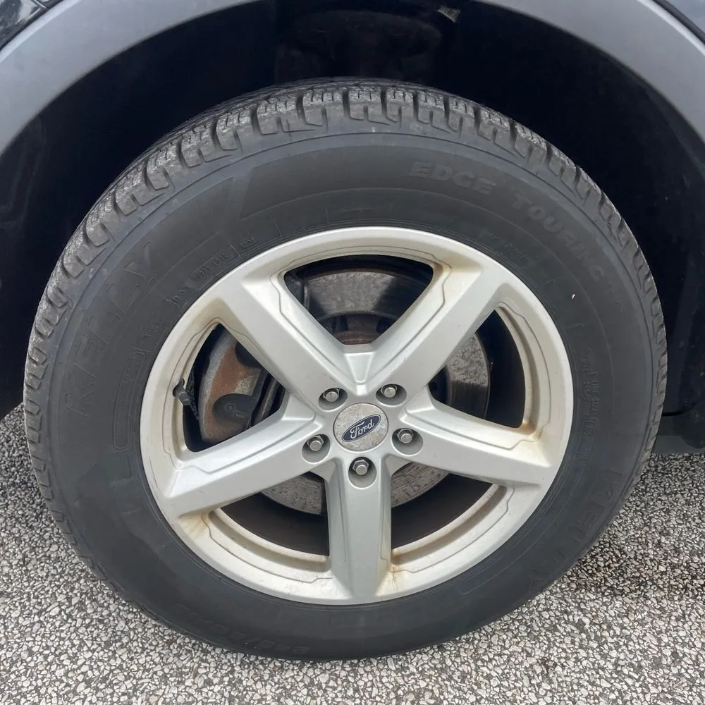 Ford Explorer photo 17