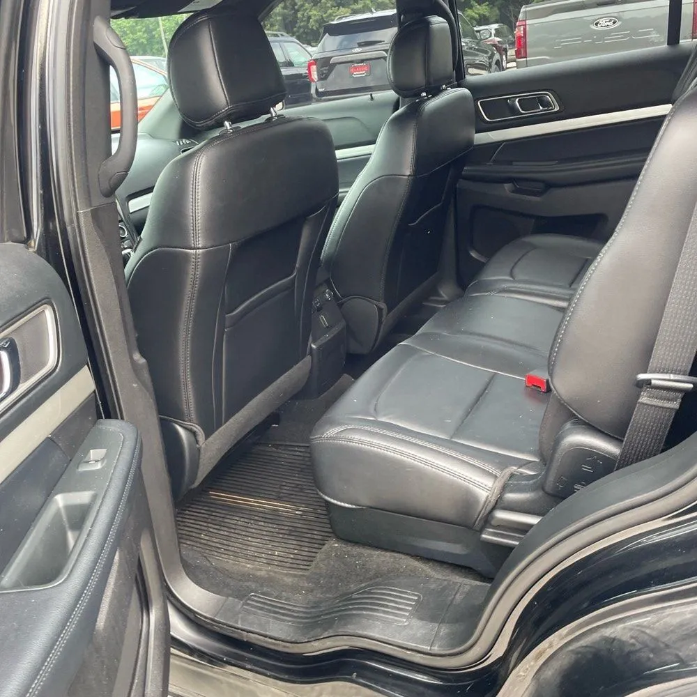 Ford Explorer photo 24